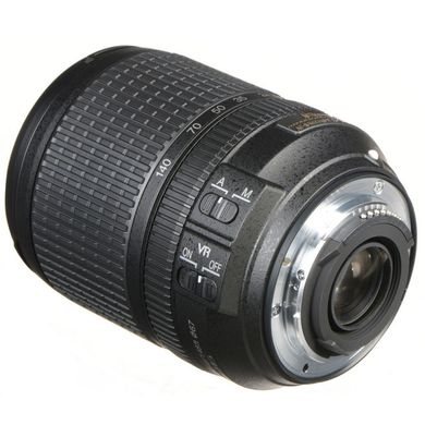 Фотографія - Nikon AF-S 18-140mm f / 3.5-5.6G ED VR DX